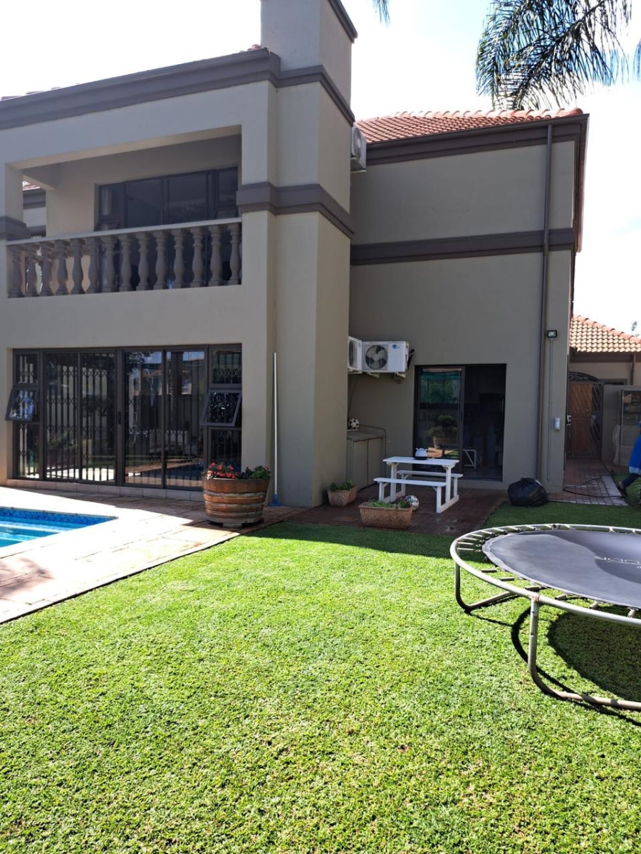 To Let 4 Bedroom Property for Rent in Melodie North West